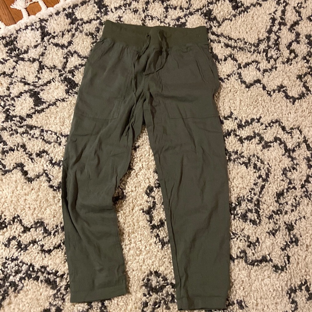 Green linen joggers